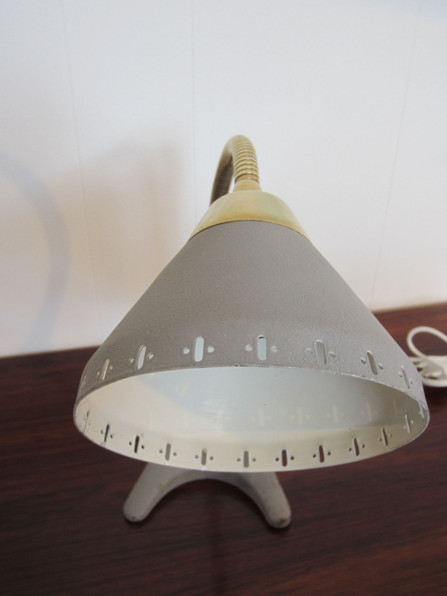 Lampe articuléecscandinave EWÅ à poser ou en applique