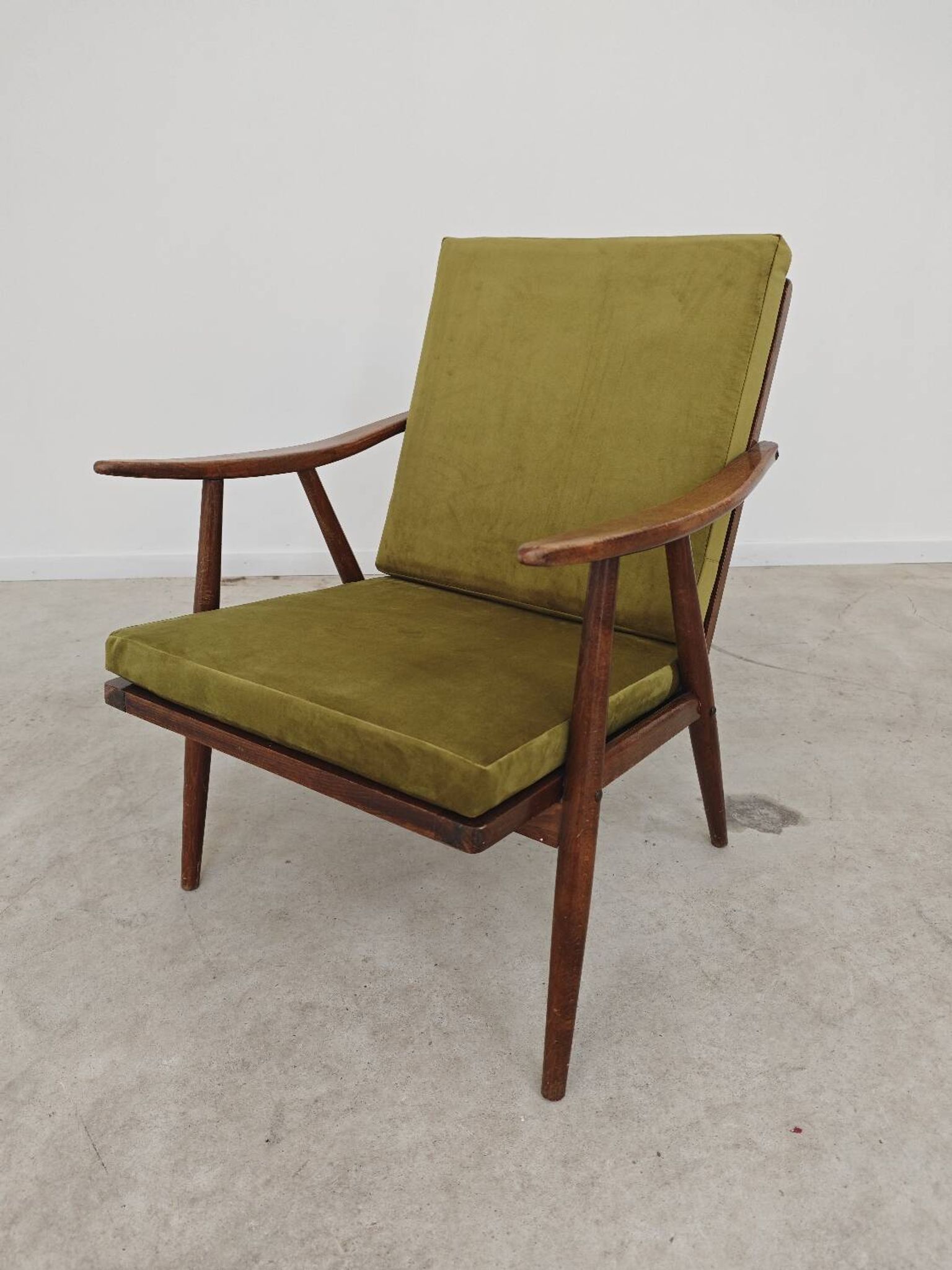 Boomerang armchair by Antonin Suman for Ton Bystrice Thonet 1960