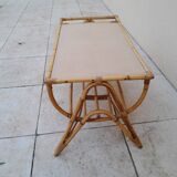 Table basse en rotin porte revue vintage