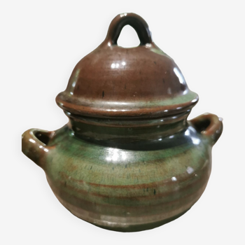 Ceramic pot of salernes