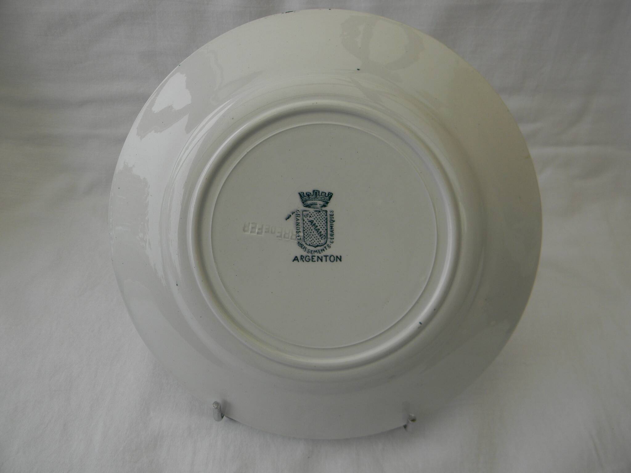 6 dessert plates in earthenware from SAINT AMAND. Argenton model.
