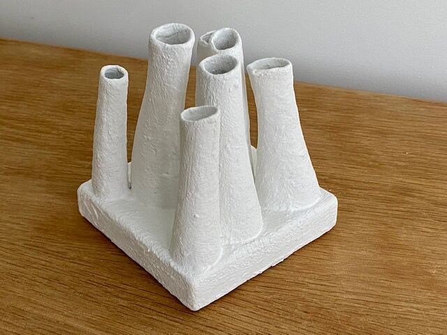 Vase pique flower with matte whitened pipe