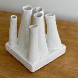 Vase pique flower with matte whitened pipe