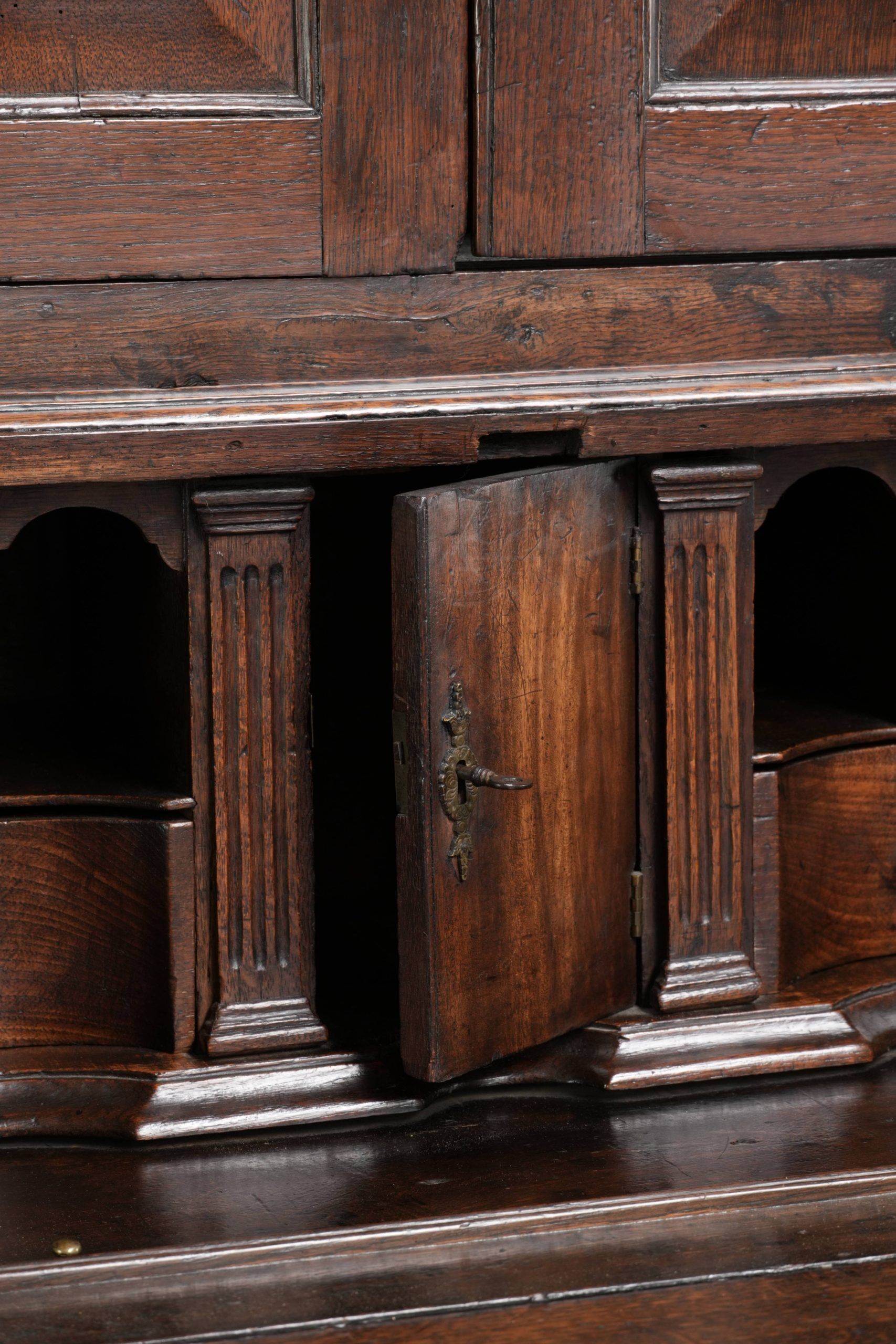 Bureau secrétaire en chêne antique du XVIIIe siècle avec dessus/bibliothèque