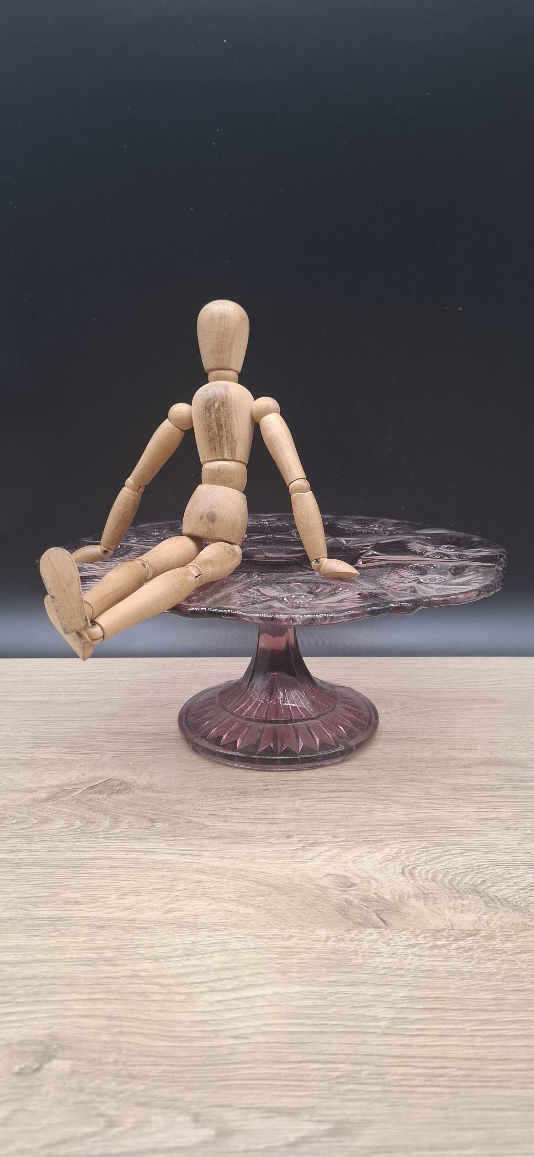 Cake dish, purple glass tart, Manage Belgium