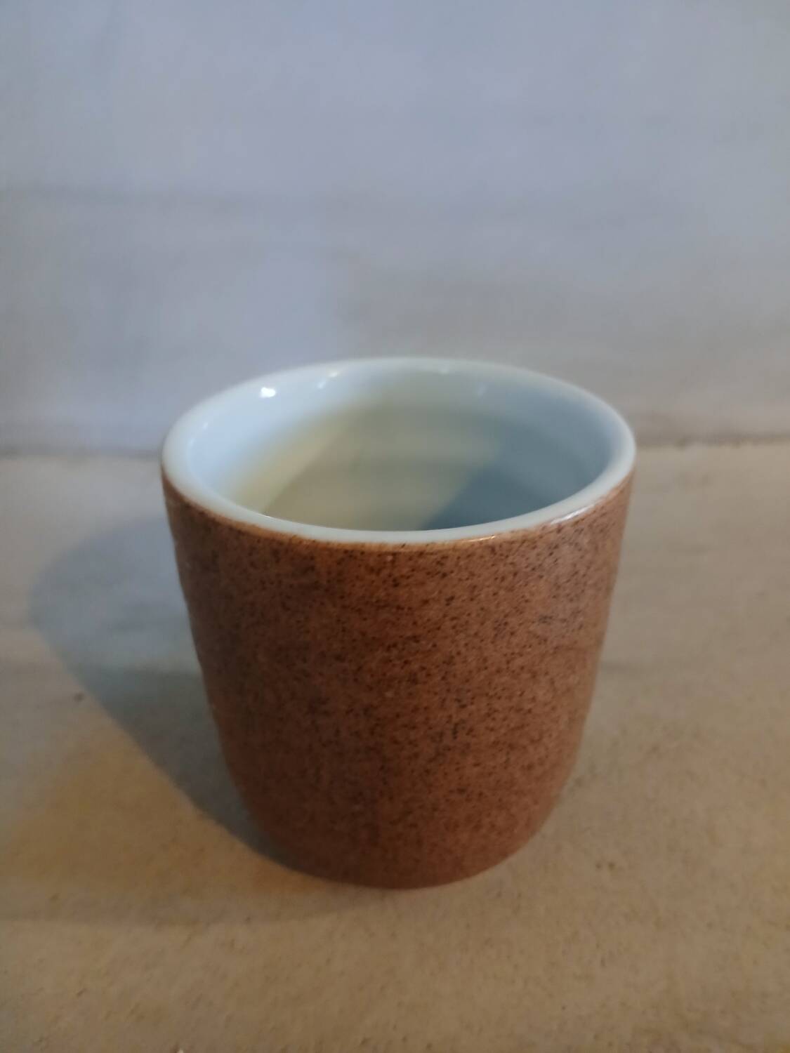 4 stoneware coffee cups