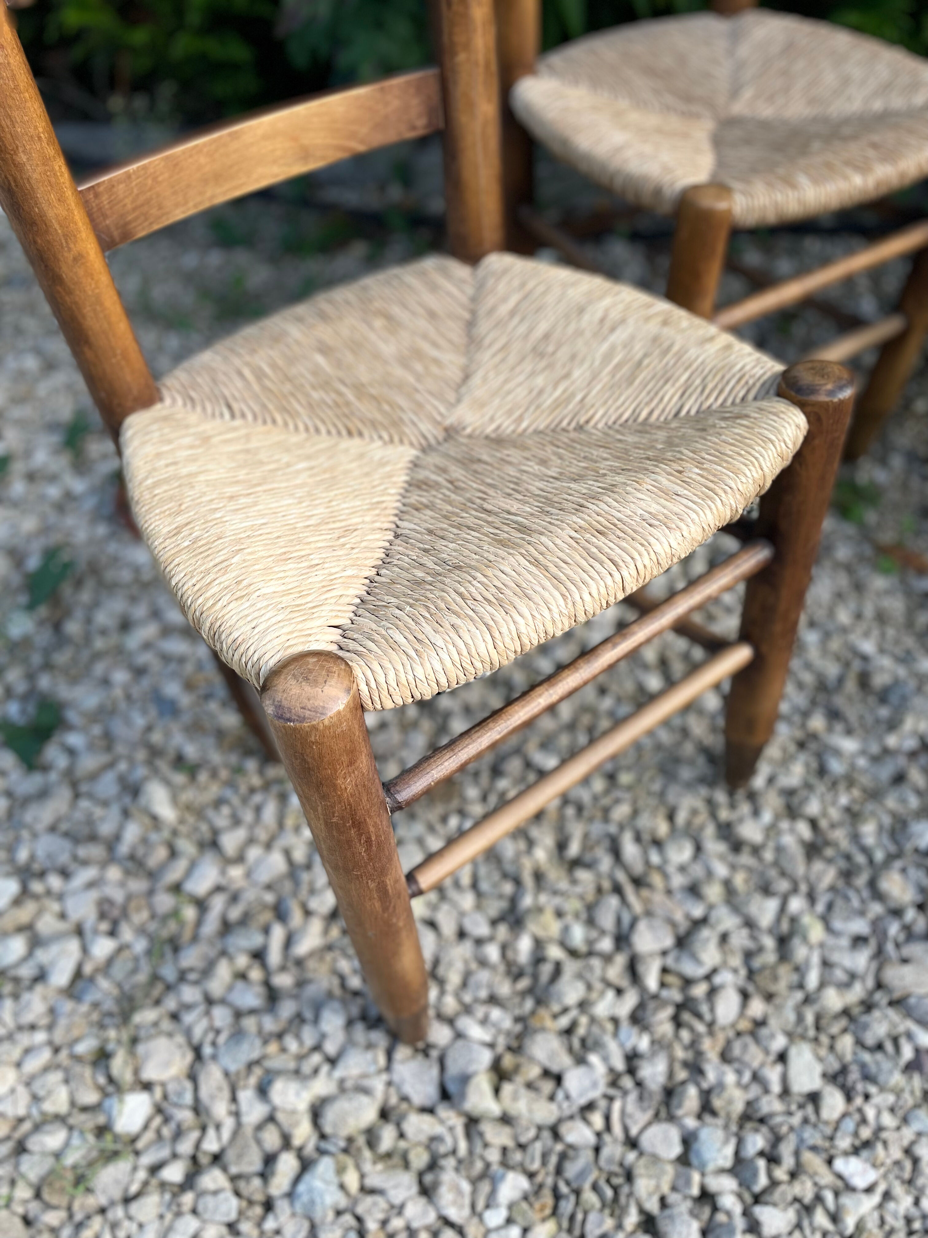 Set of 4 straw chairs