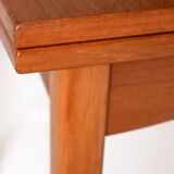 Scandinavian extending table