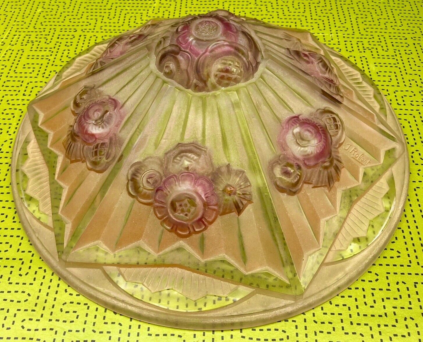 Vasque signs J.Robert lampe