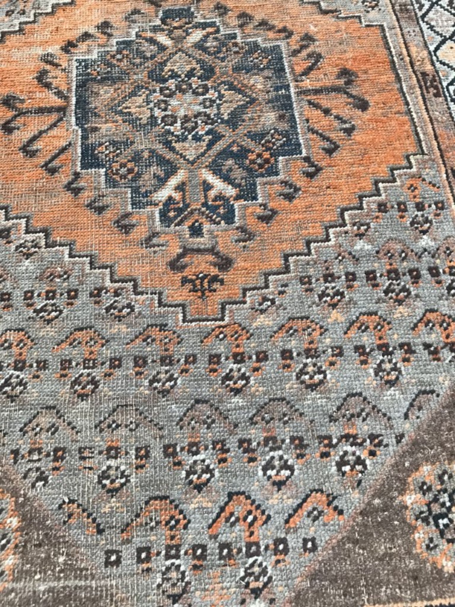 Former carpet persian north western done hand 100 x 162 cm