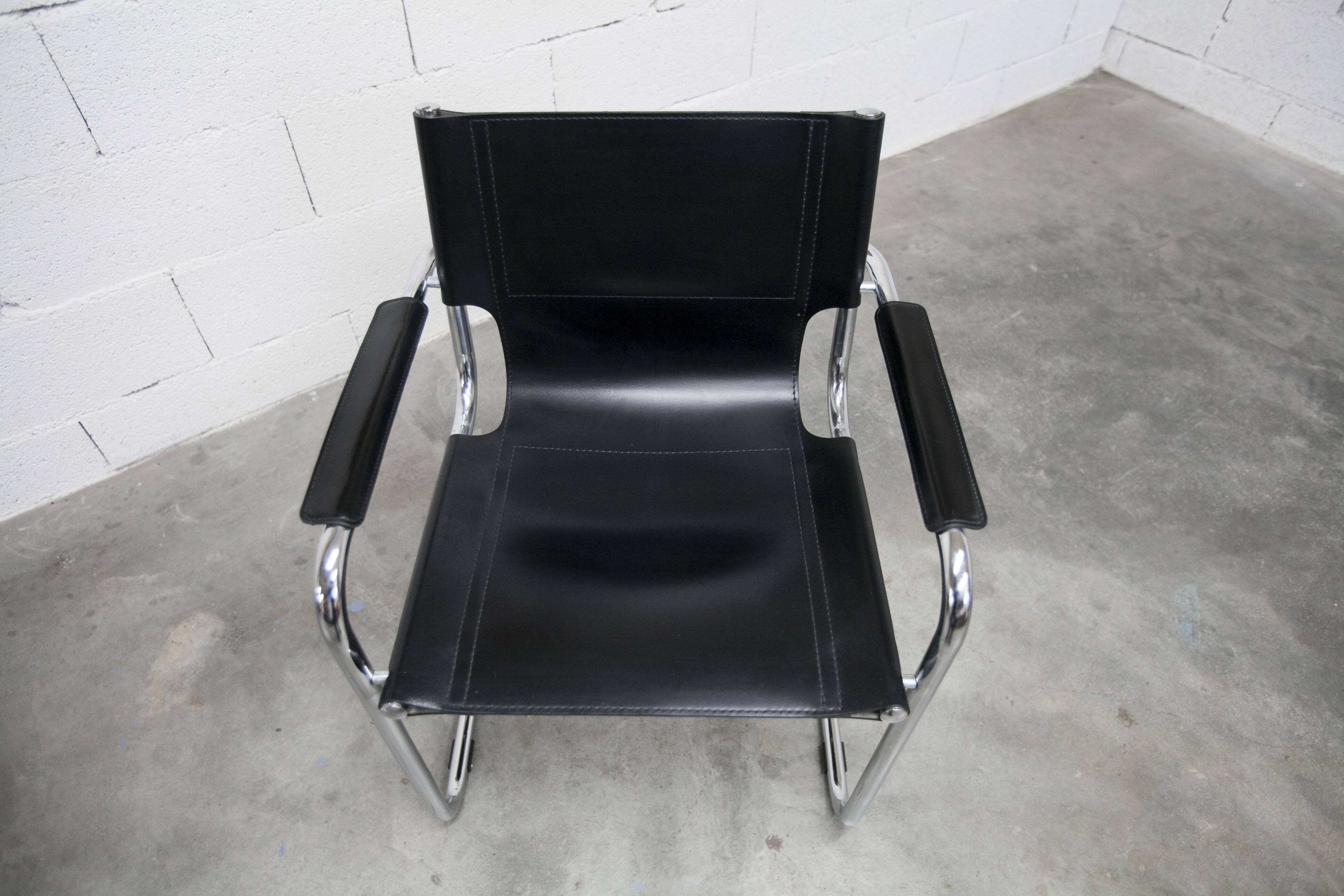 Bauhaus 1970s cantilever armchair in black leather