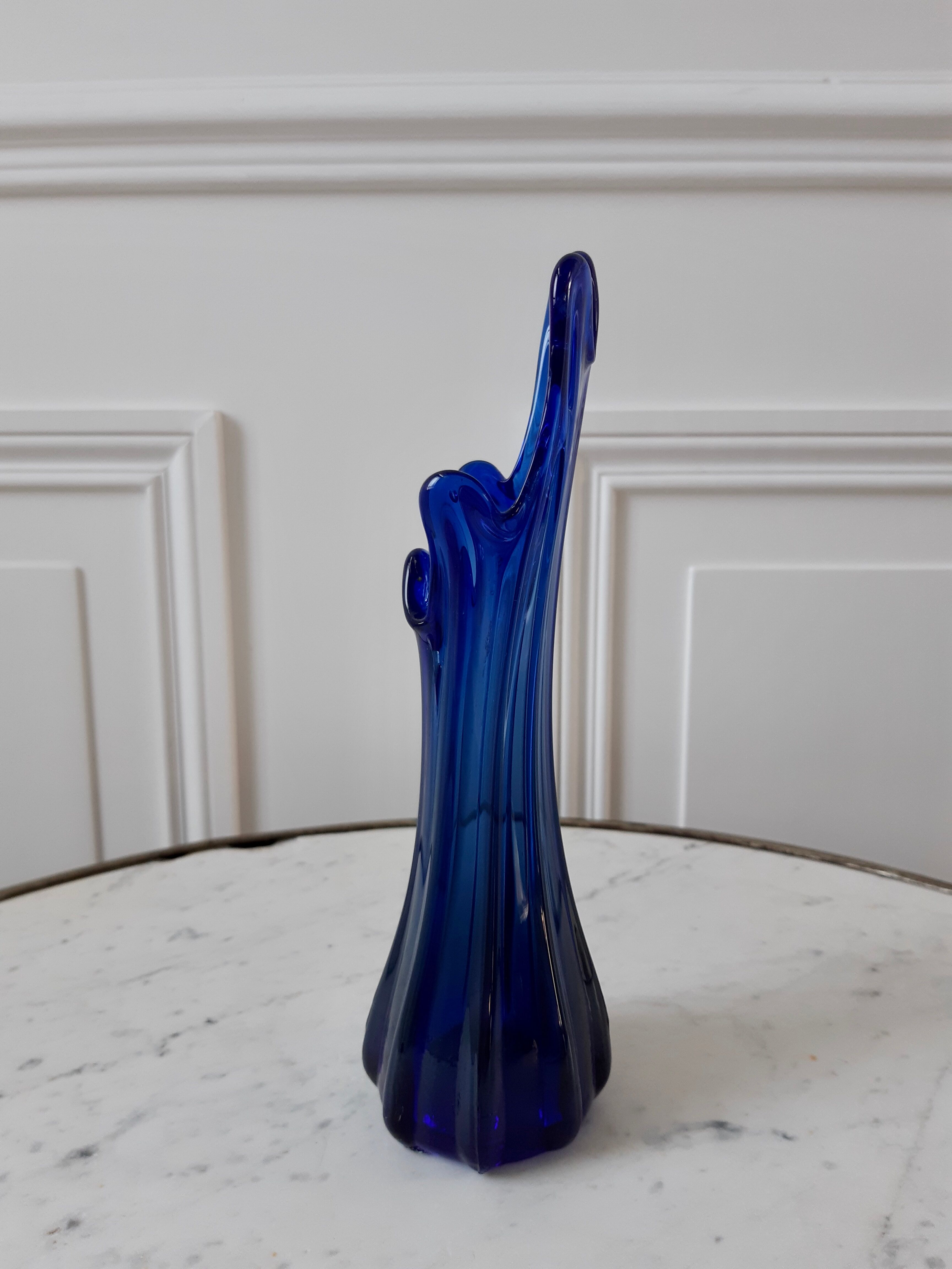 Soliflore in king blue glass paste