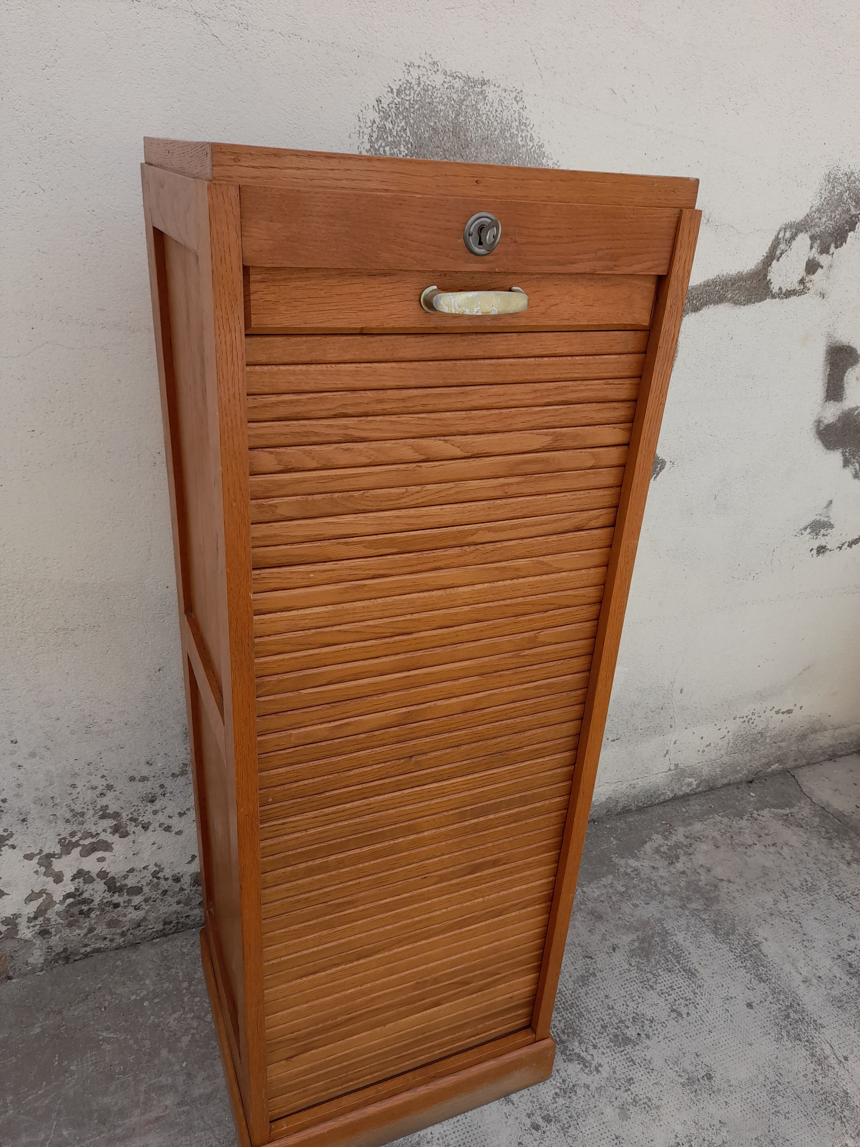 Old curtain cabinet cabinet