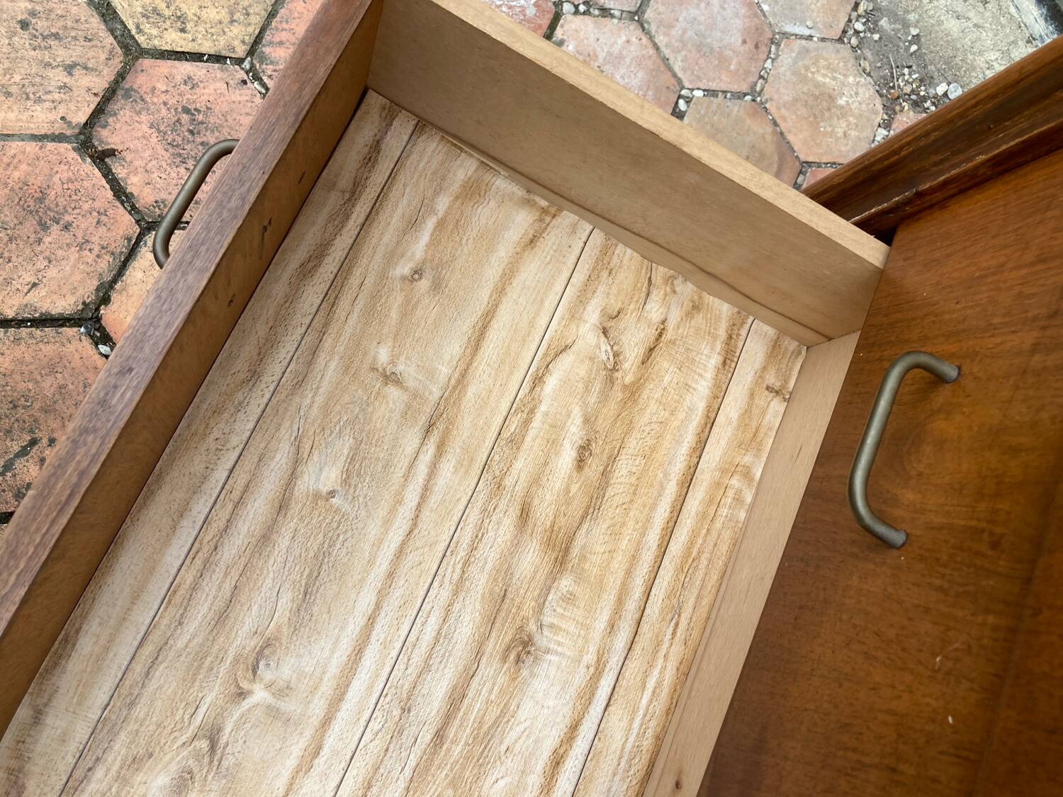 Compass leg chest of drawers