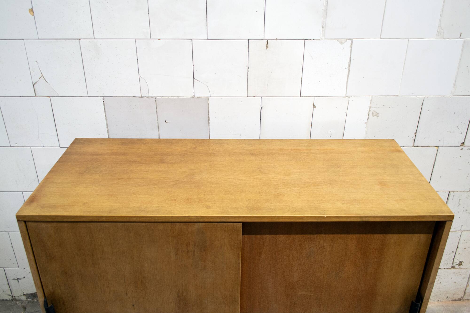 Credenza in legno e ferro Leonardo Fiori per ISA Bergamo Italia Anni '50