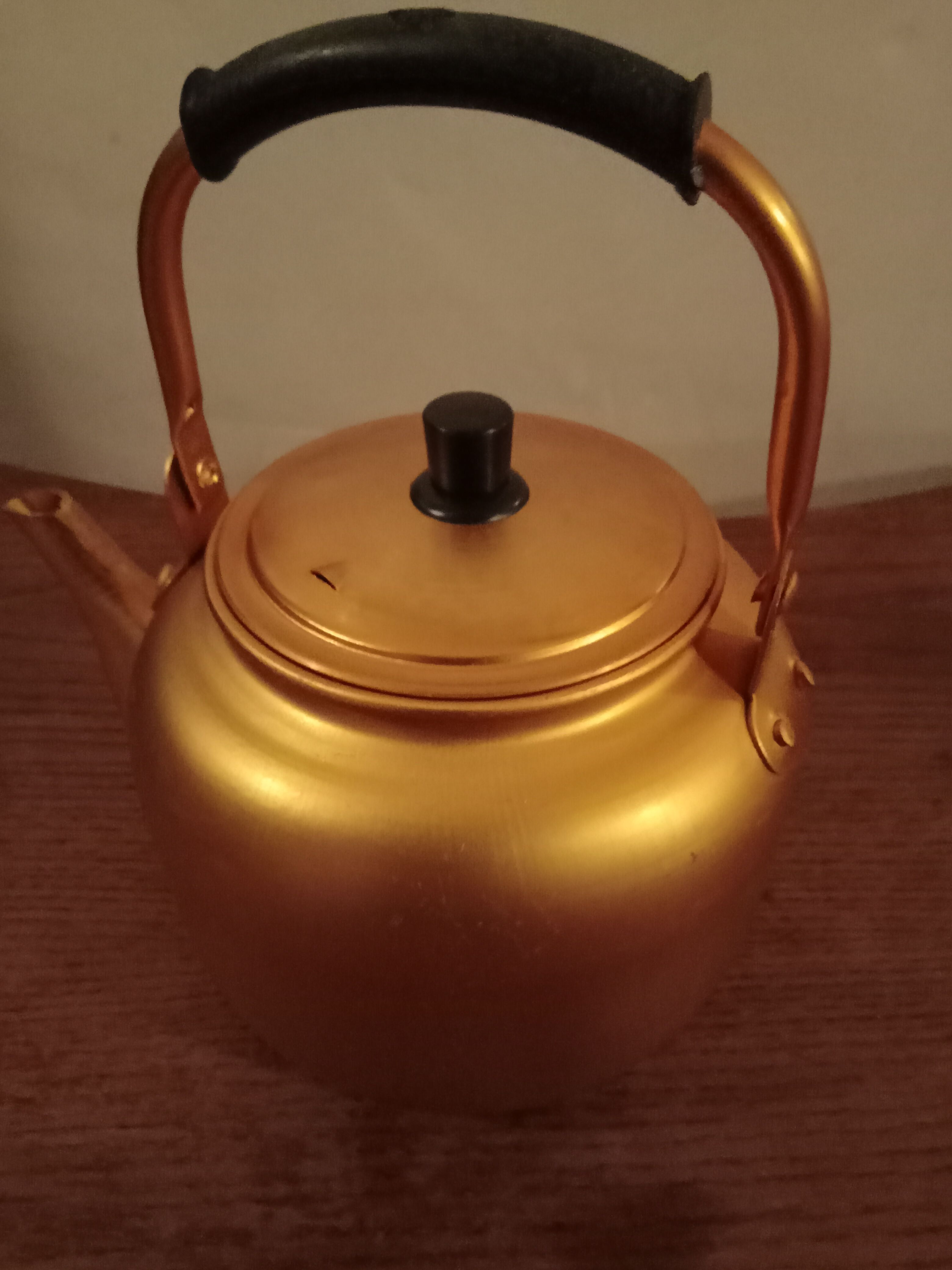 Golden kettle