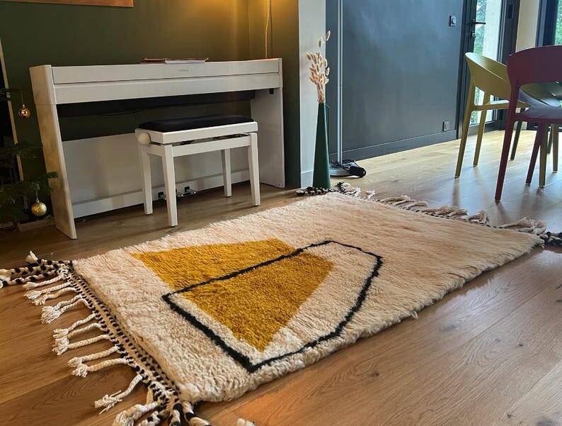 Beni Ouarain wool rug Contemporary graphic design size 250cmx150c