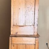 Very important Franc Comtois buffet from the 18th century in honey-colored fir circa 1750