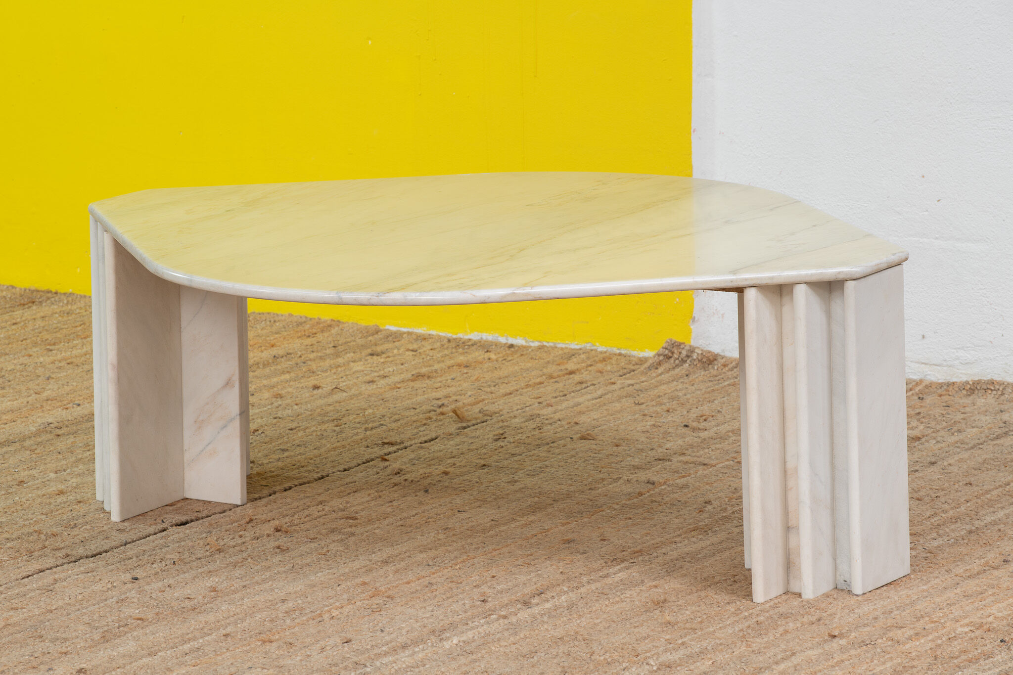 Table basse en marbre vintage – 126 cm