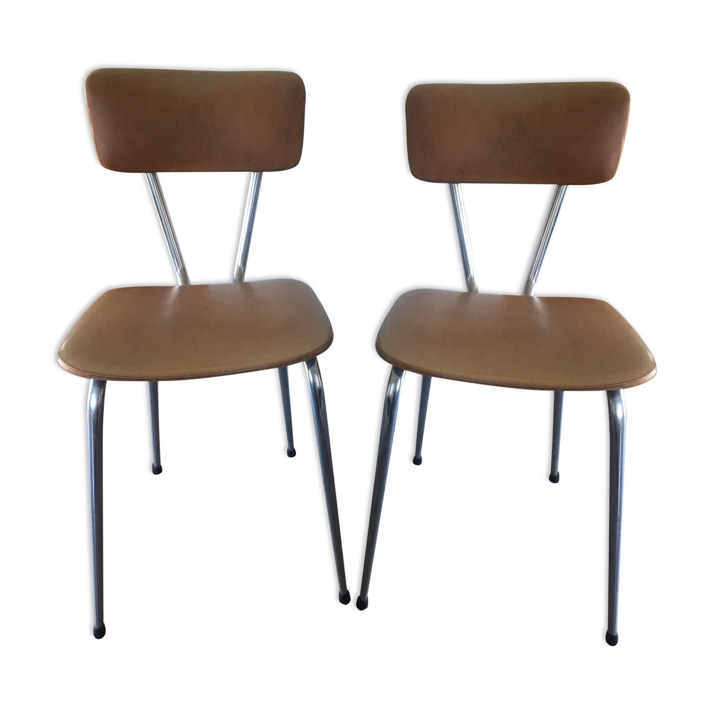 2 chairs in faux leather