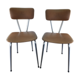 2 chairs in faux leather