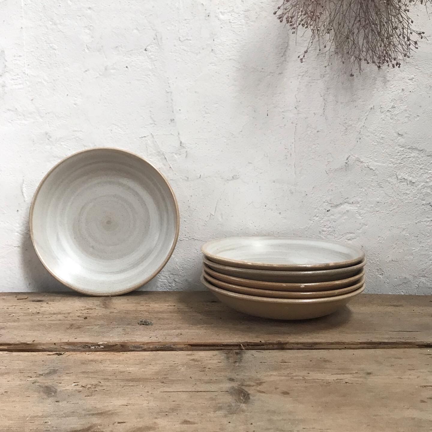 Set of 6 hollow stoneware plates