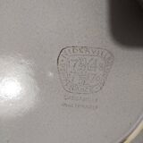Flat plates series of six Niderviller stoneware, 20th century Cassandre decoration