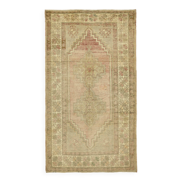 Turkish Vintage Anatolian Rug 115 cm x 202 cm