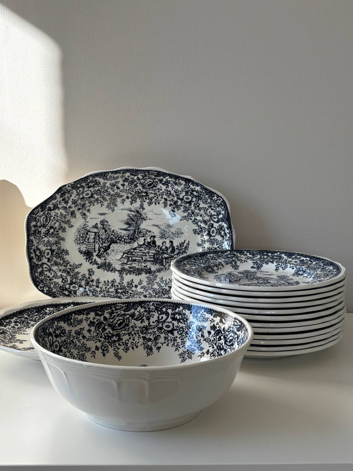 Luneville plates and dishes