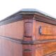 Commode Umbertino en acajou et noyer, 19e siècle.