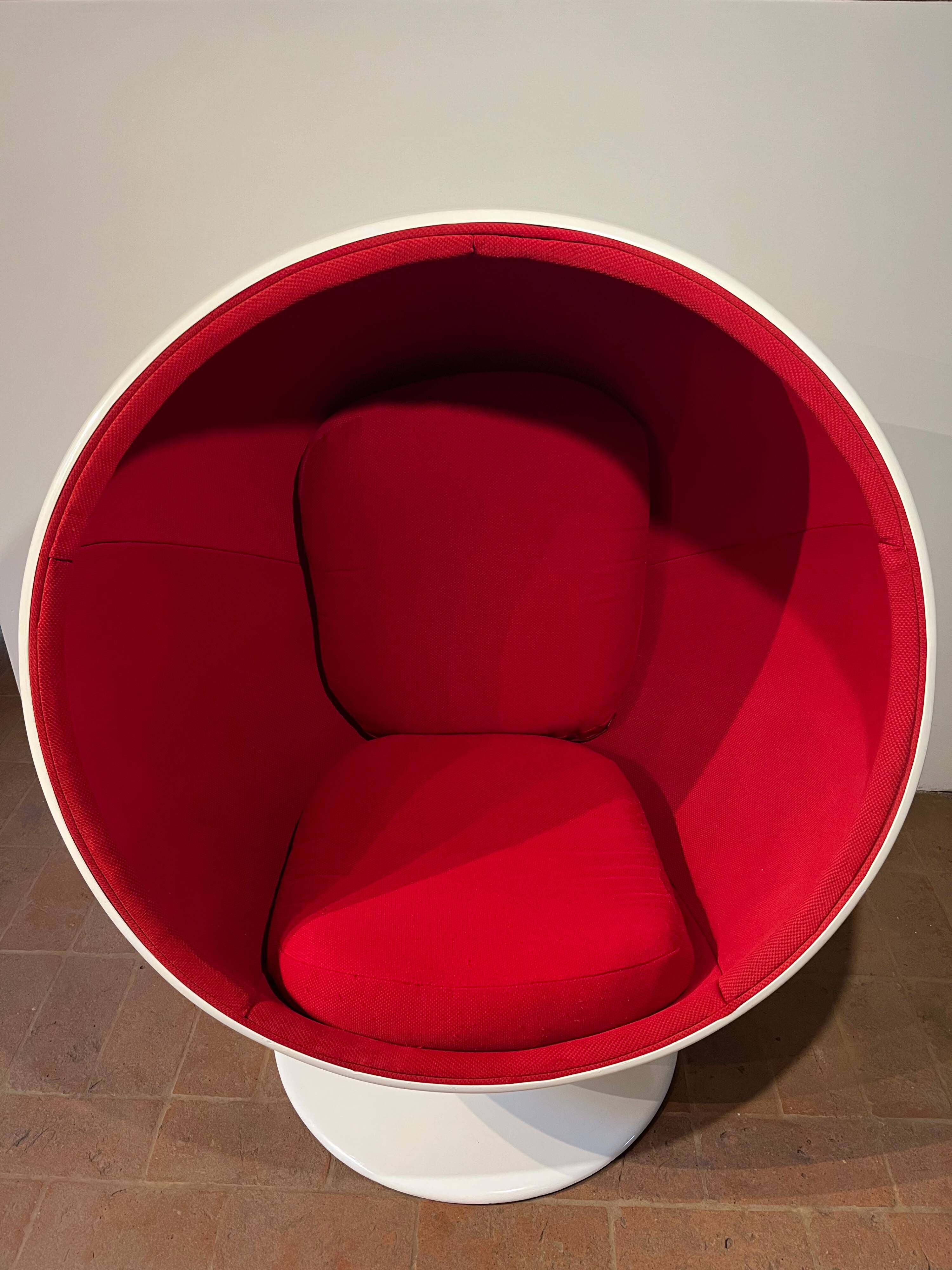 Ball Chair by Eero Aarnio from the 1980s.
