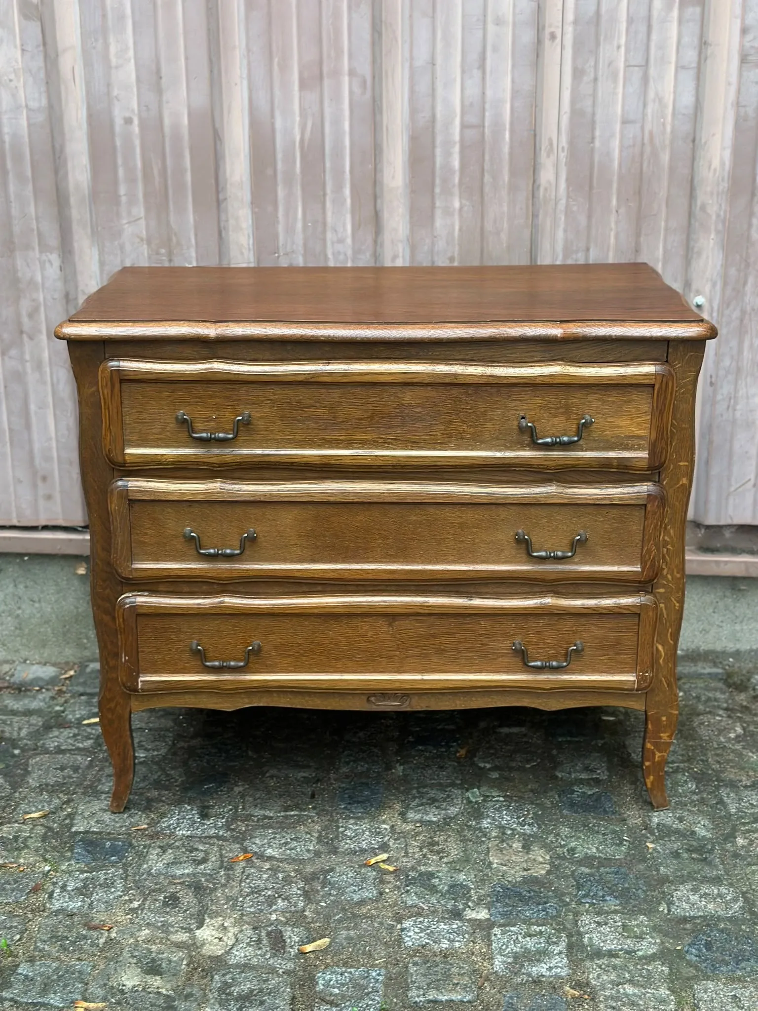 Curved commode with 3 drawers in Louis XV style, made of oak, 1980.