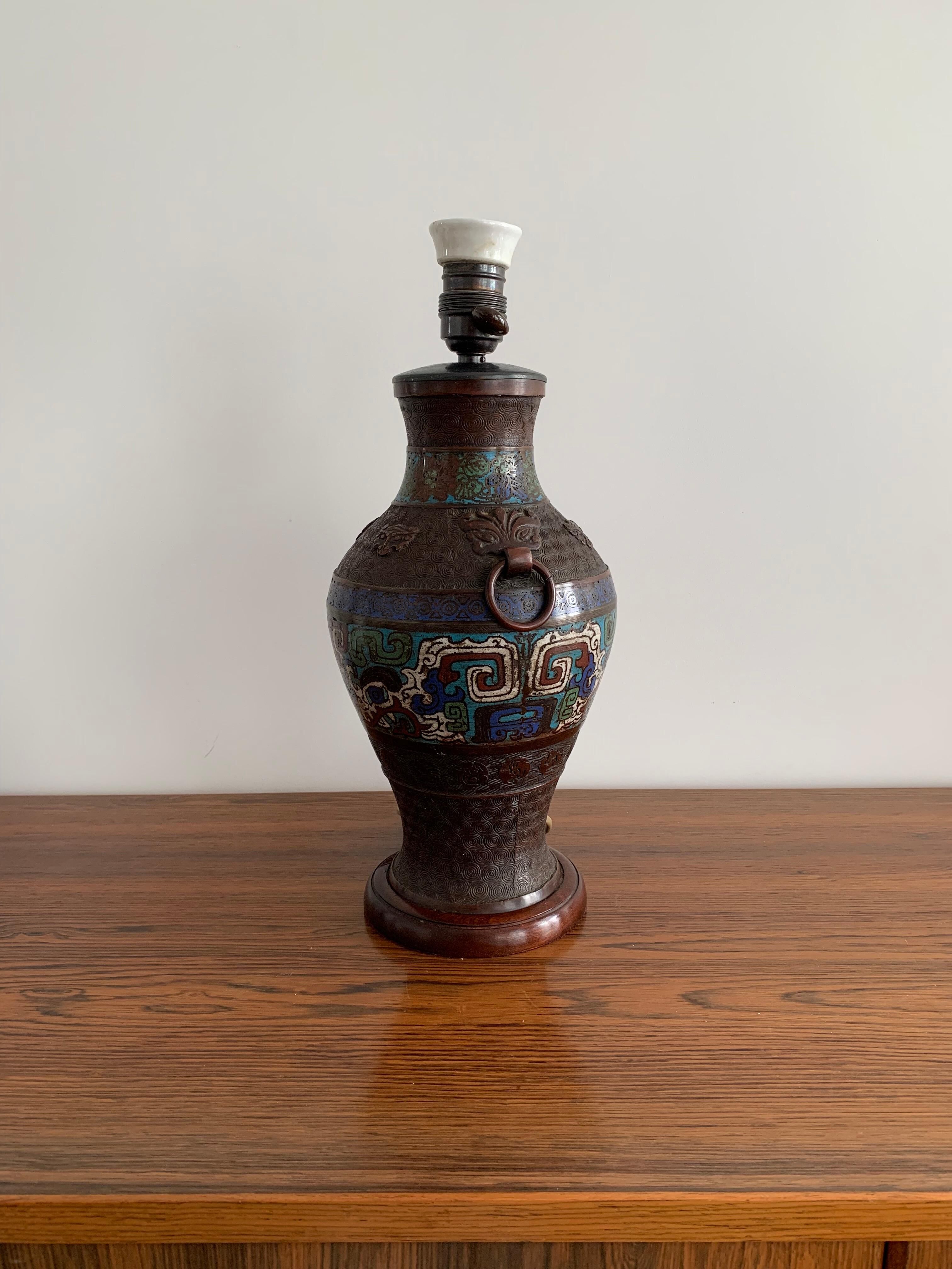 Partitioned table lamp in bronze, China 1880
