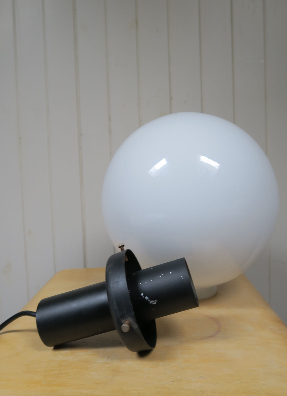 Pair of Philips suspension, Opal