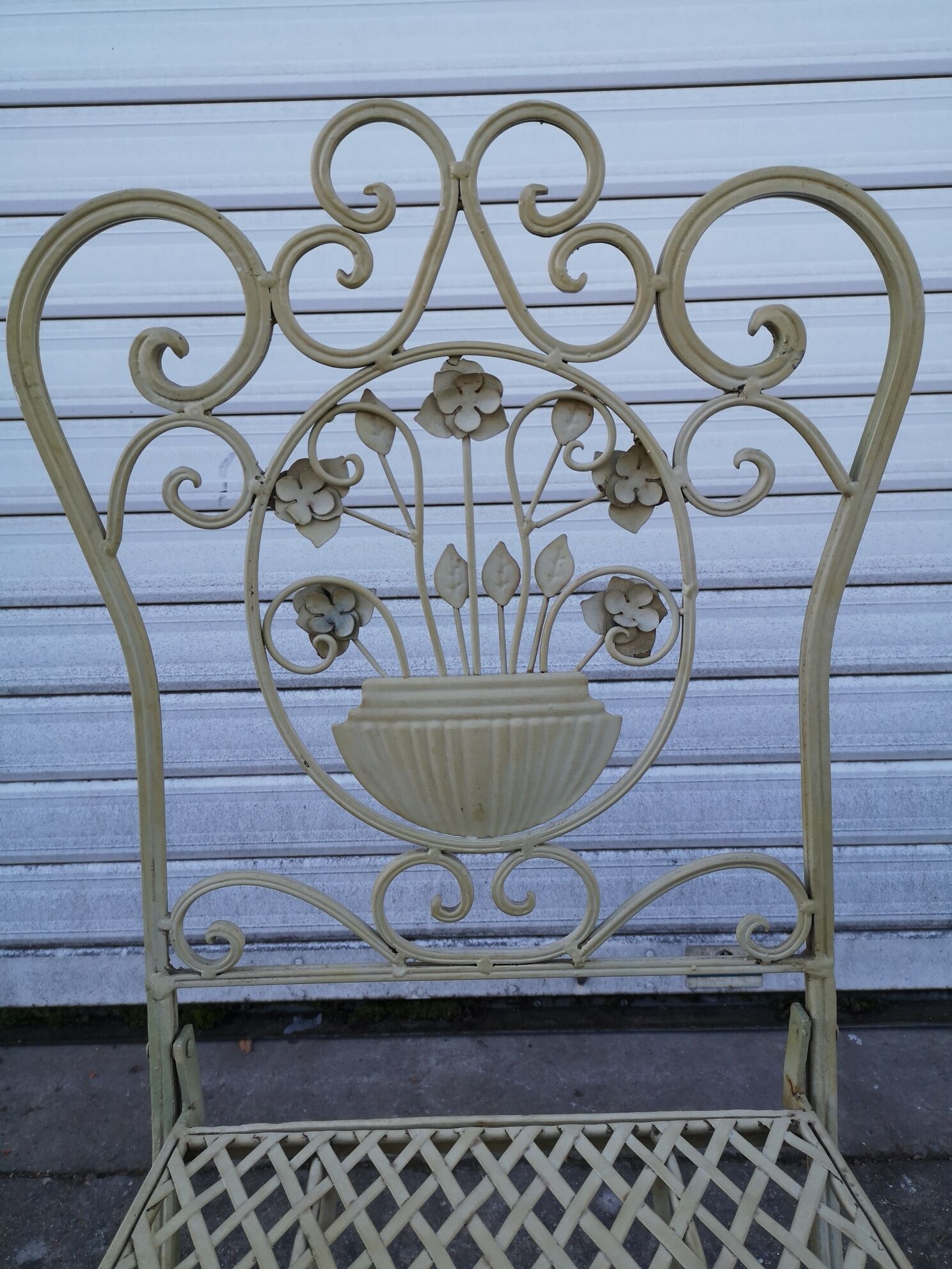 wrought iron garden lounge