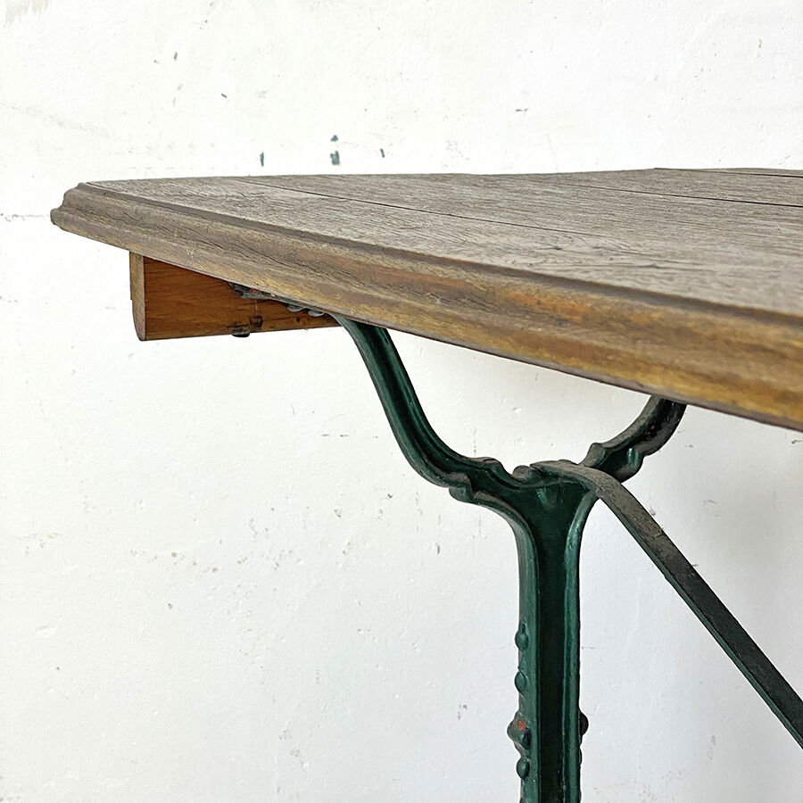 Vintage bistro table 50's