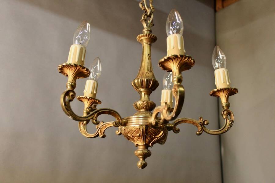 Bronze chandelier with 5 arms and its pair of 2-light wall sconces.