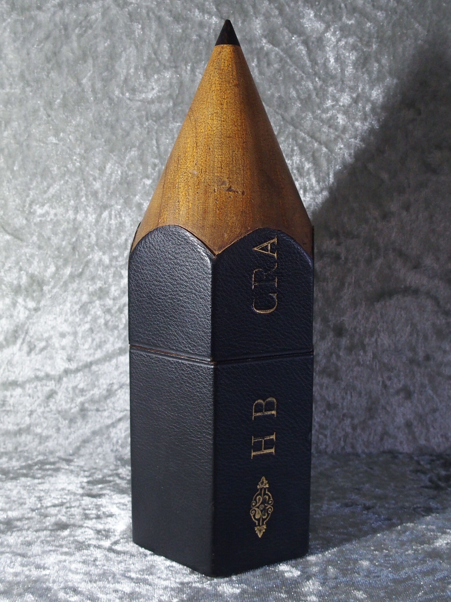 Ronson pencil-shaped table lighter