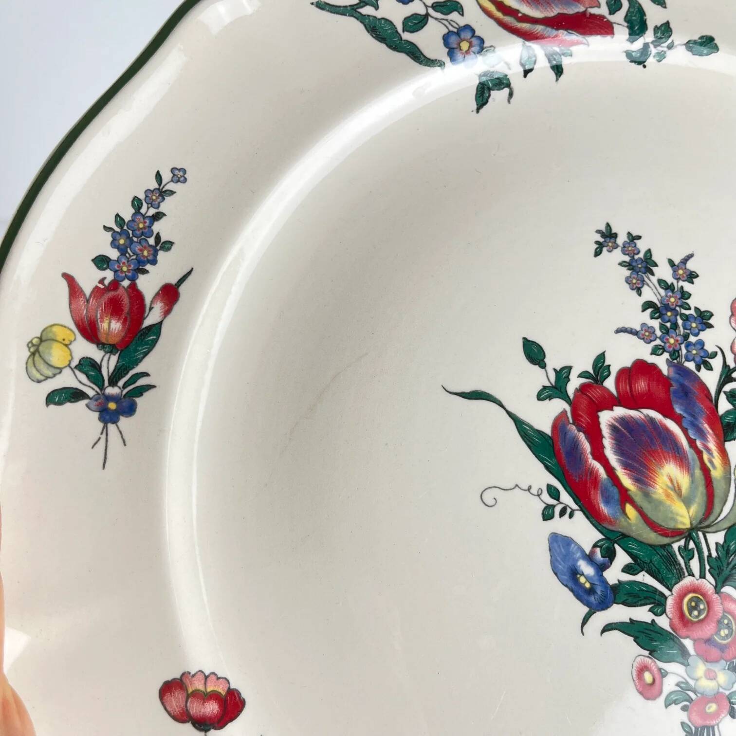 Round plate Villeroy & Boch, floral pattern Old Strasbourg, 1940s/50s.