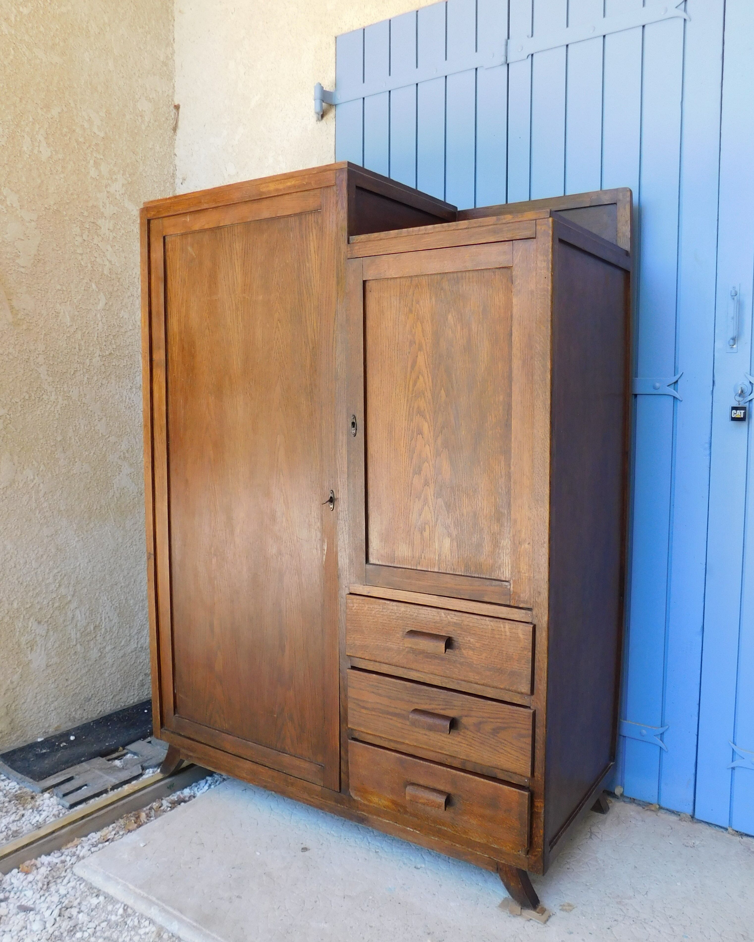 Armoire asymétrique