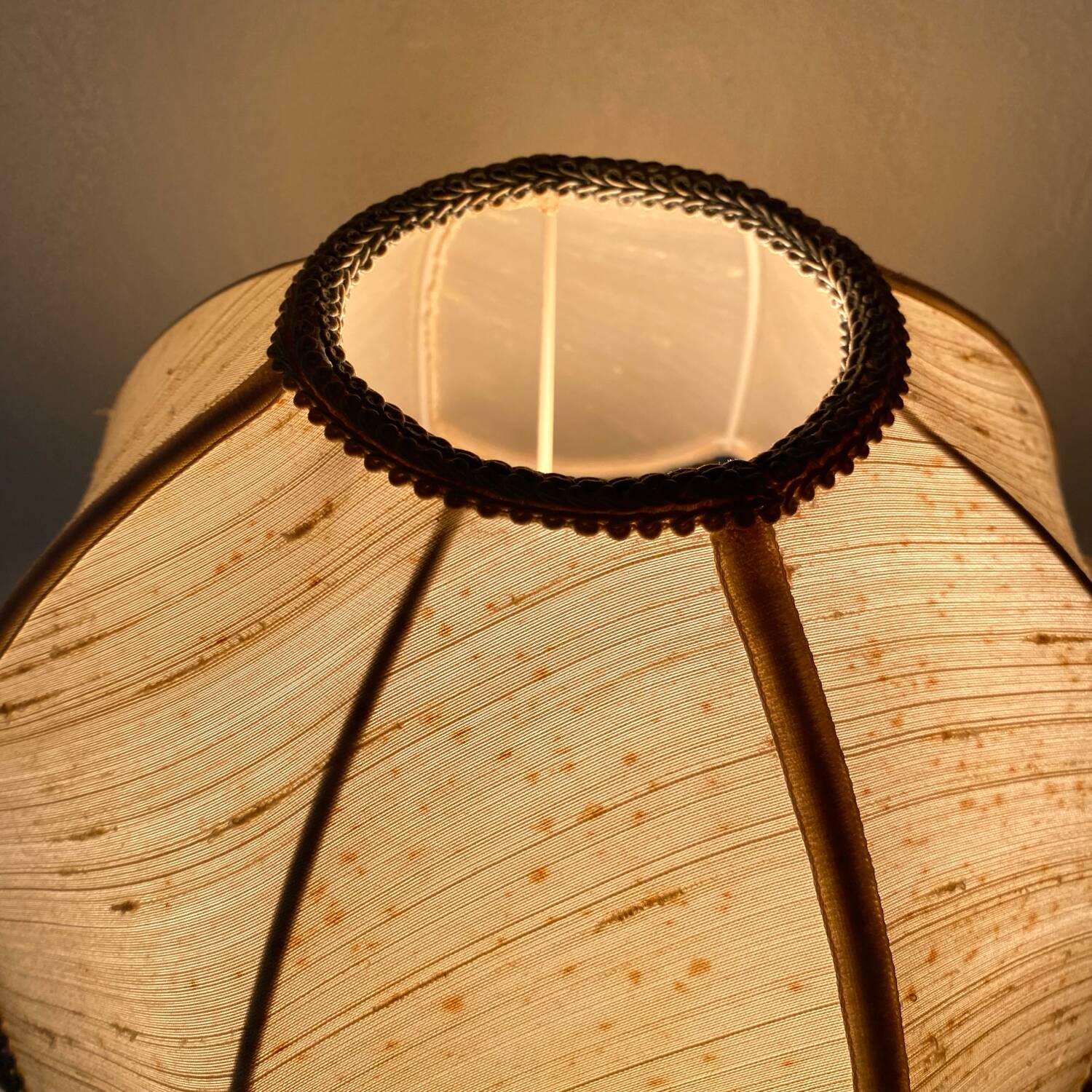 Retro wrought iron and pearl lamp