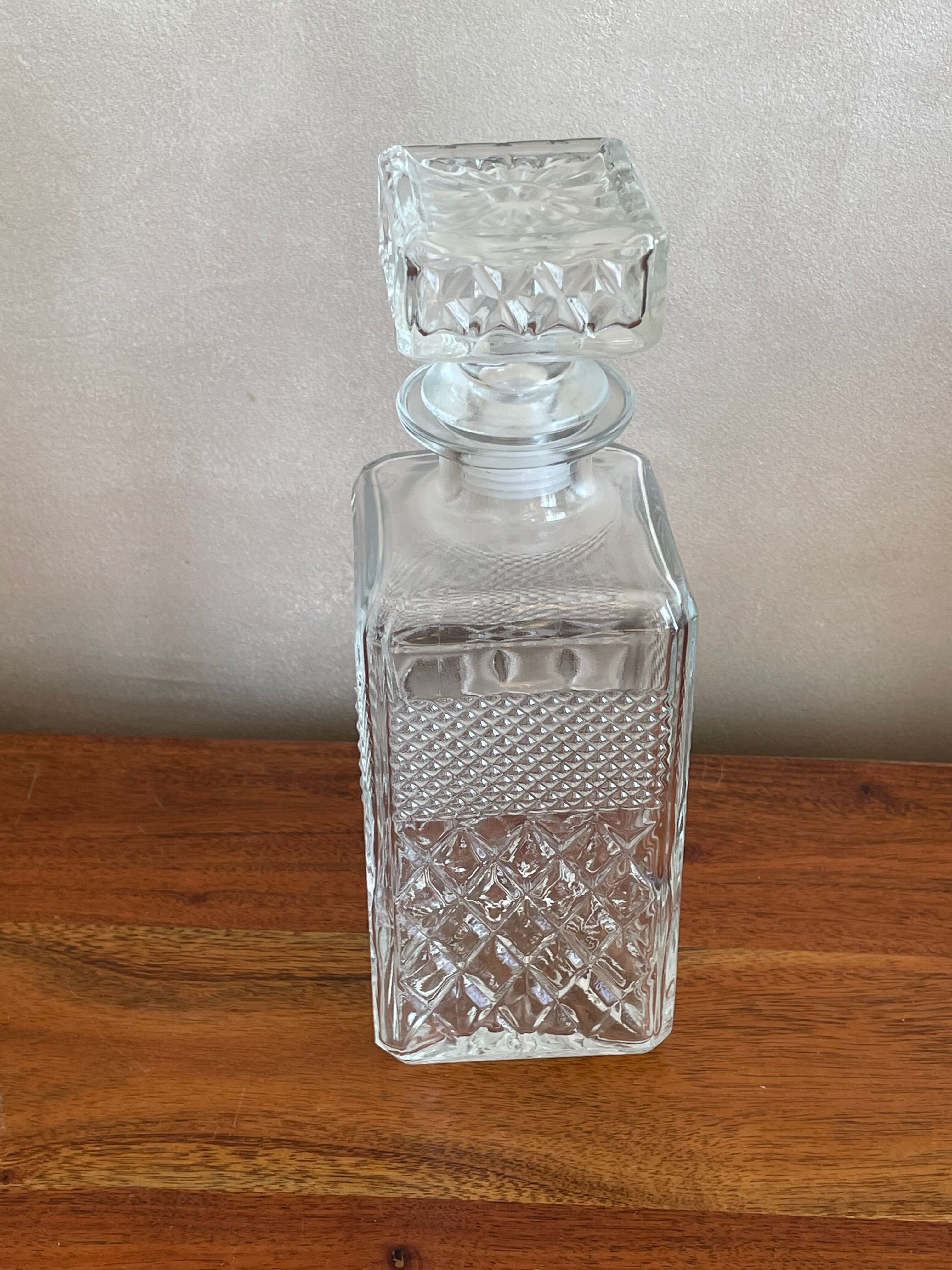 Glass whisky decanter