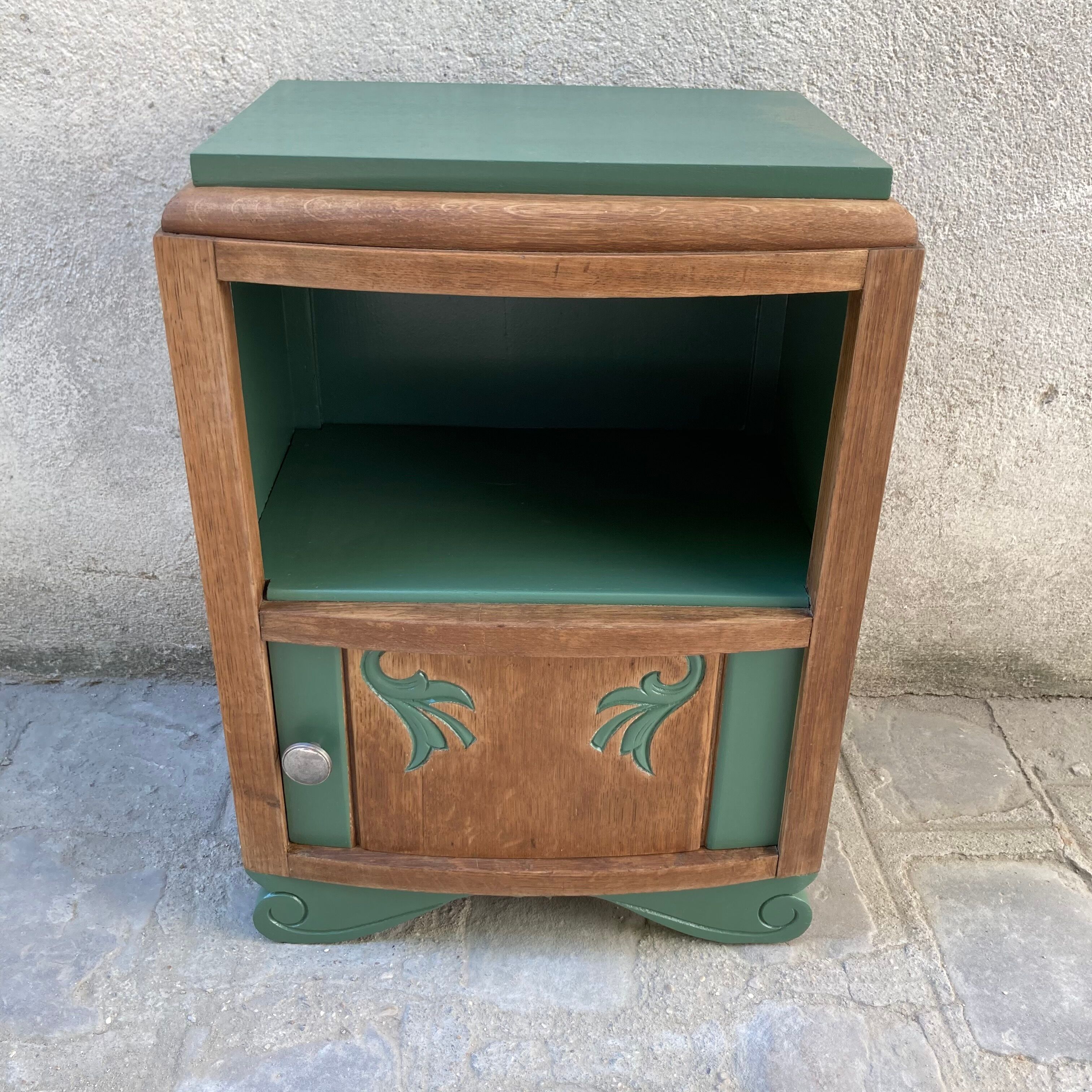 Art deco bedside