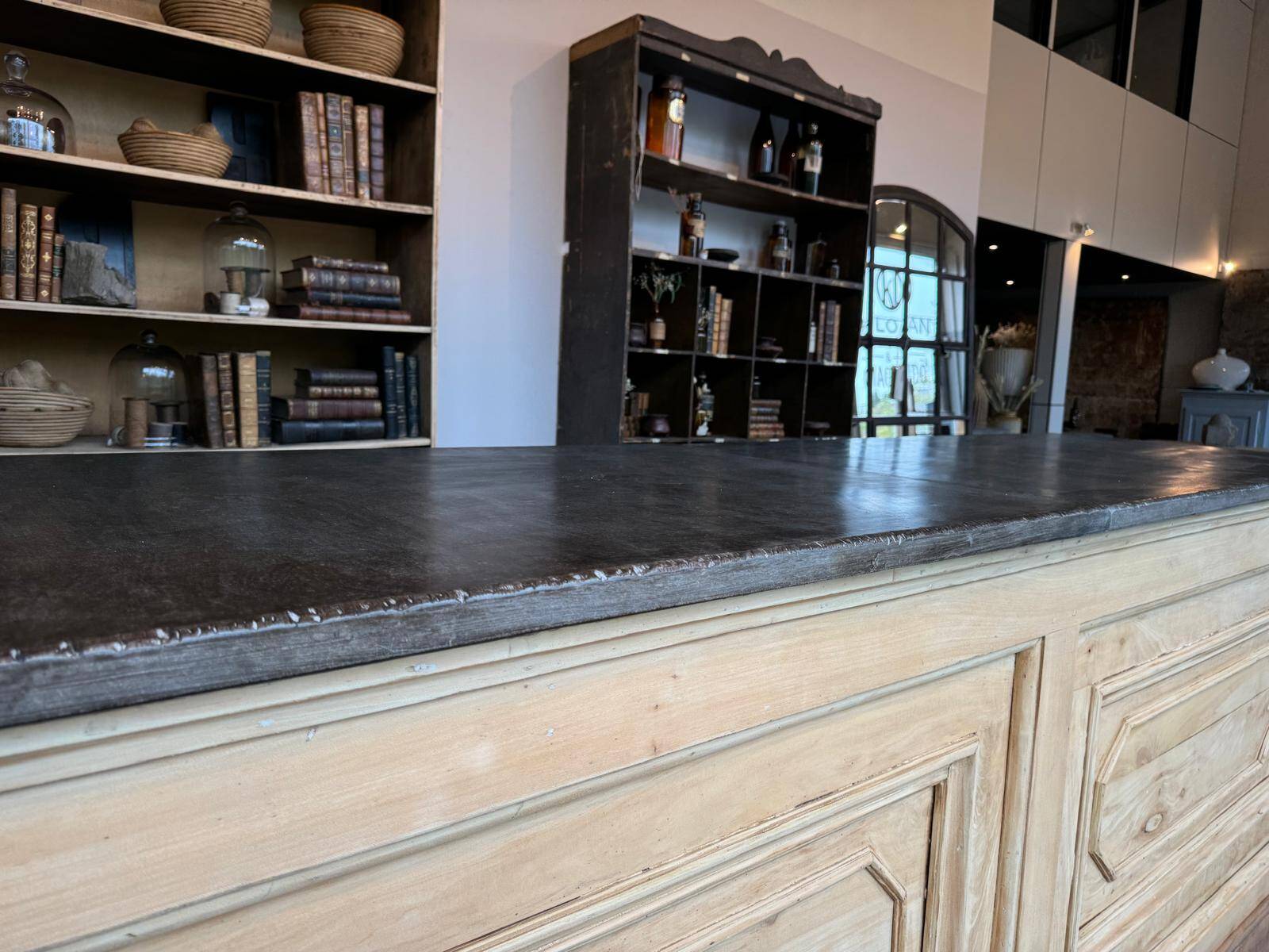 Grand comptoir de Pharmacie