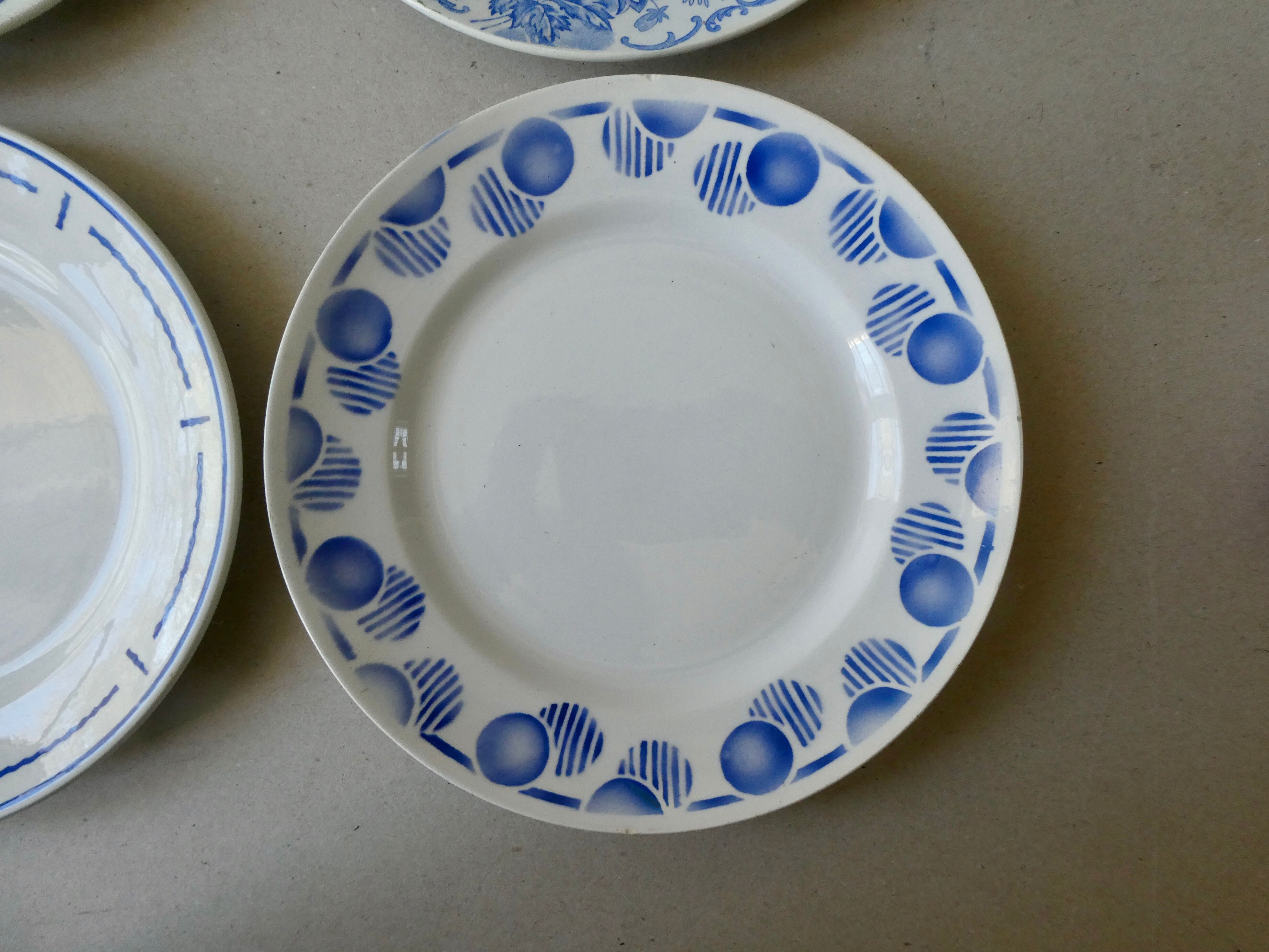 6 flat plates, blue décor, 23 cm