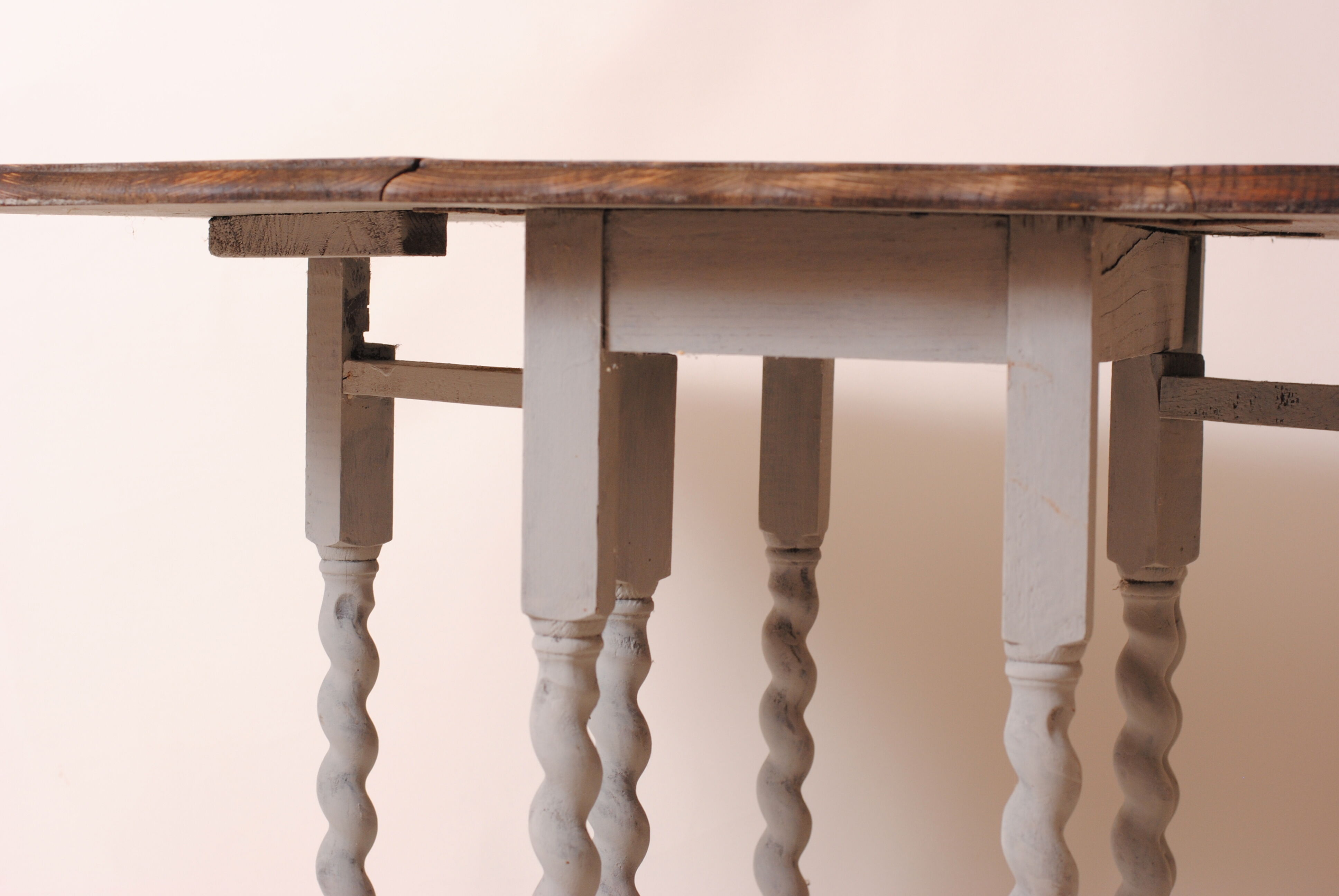Farmhouse drop-leaf table