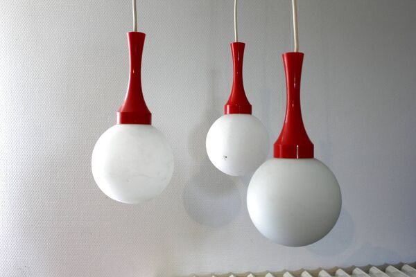 Plafonnier cascade suspension vintage space age boule opaline année 70 par