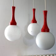 Plafonnier cascade suspension vintage space age boule opaline année 70 par