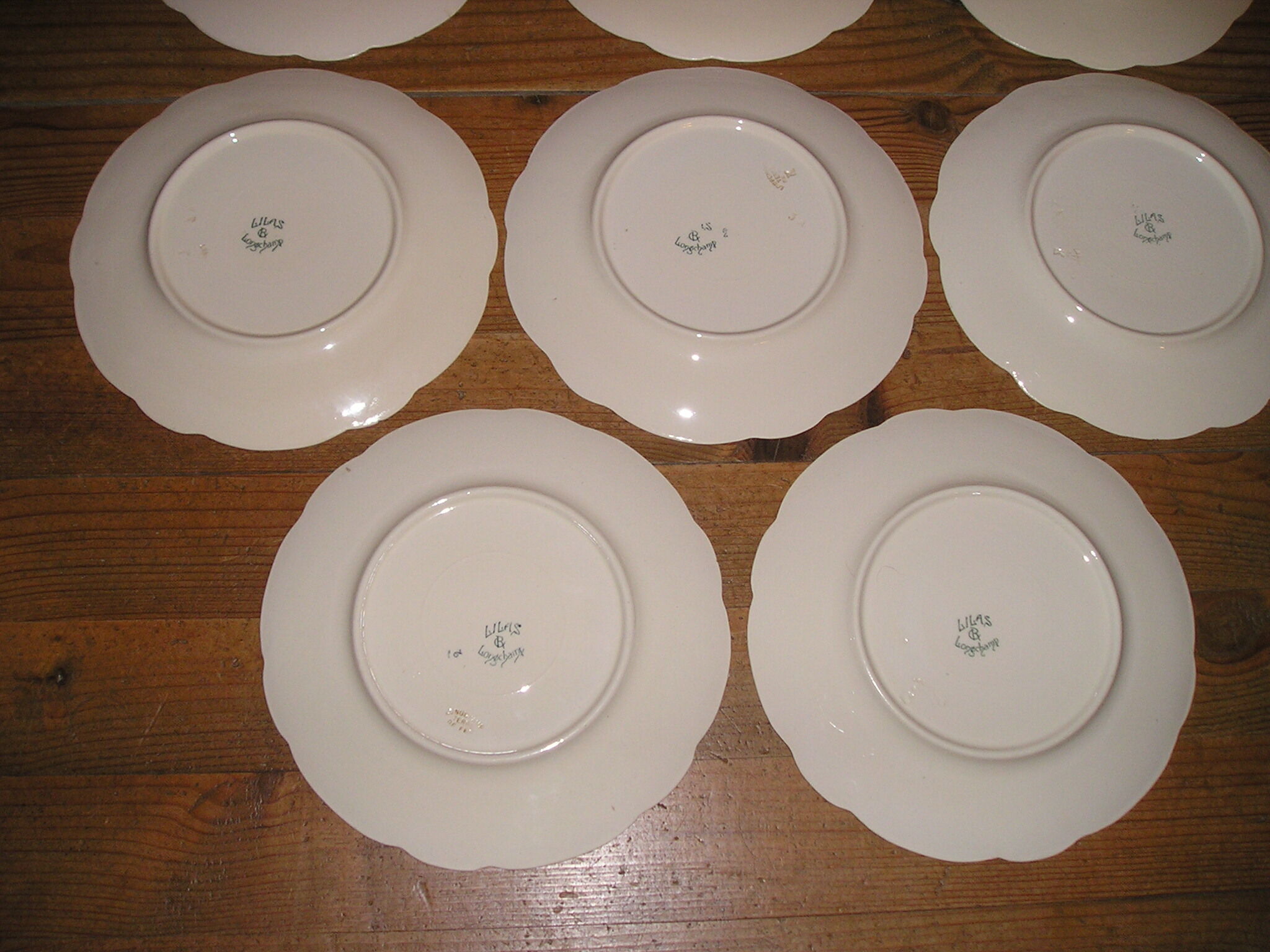 Longchamp's fee-making table service, 18-piece Lilas 1900 model