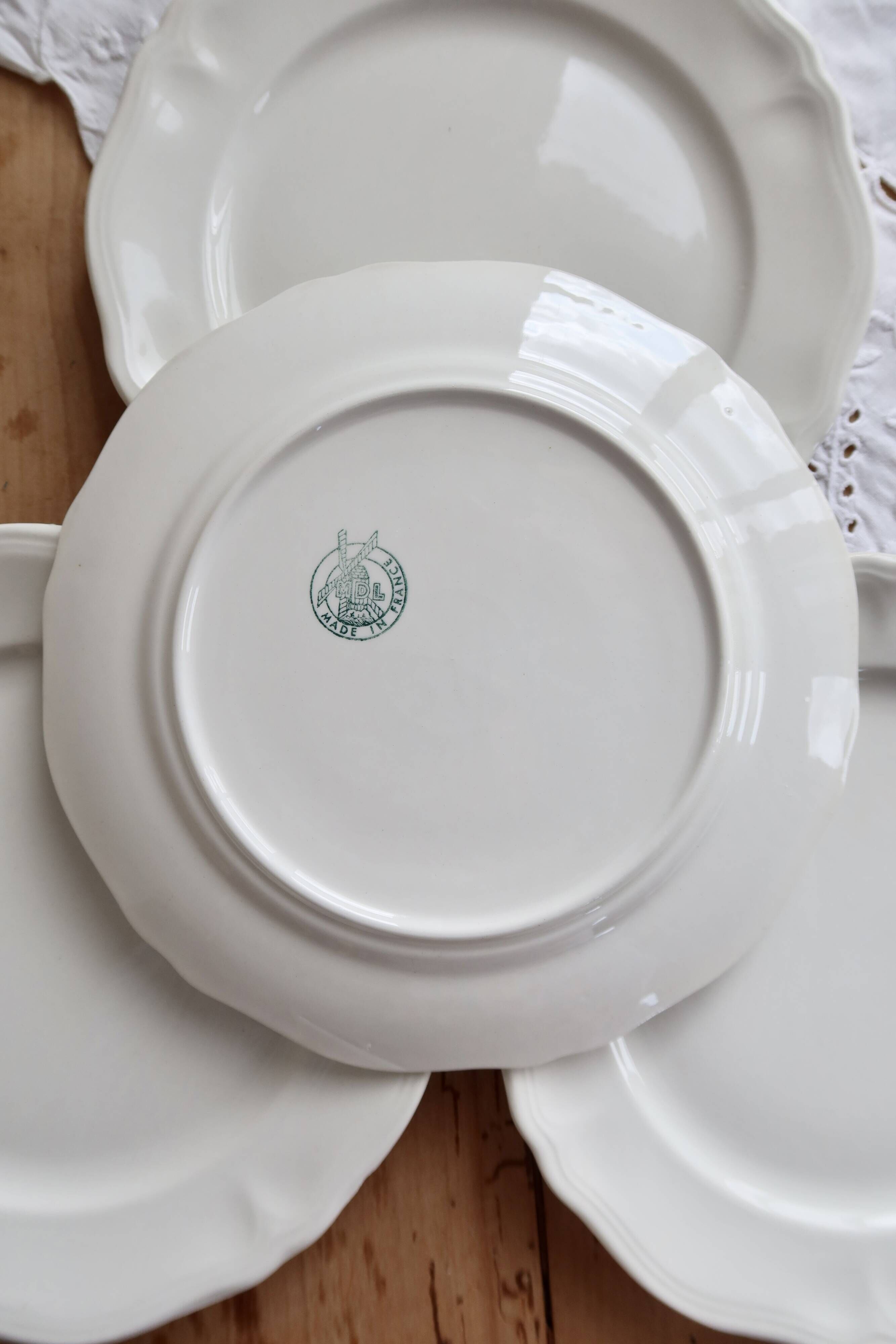 4 assiettes à dessert vintage faïence ivoire Moulin des Loups
